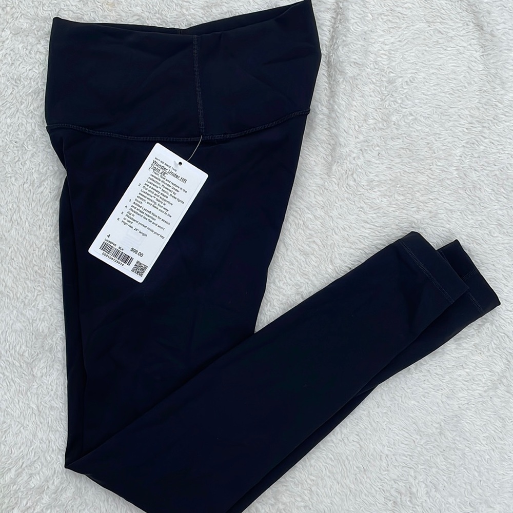 LuLuLemon Wunder Under 28”
